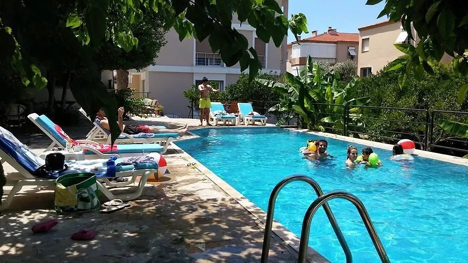 Lägenhetshotell Parla Apart Hotel Çeşme
