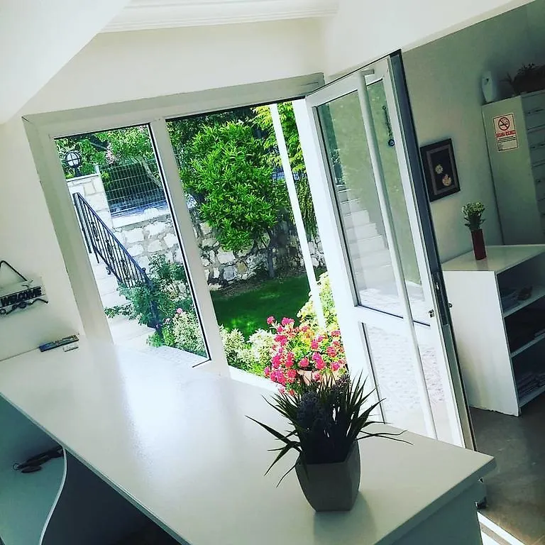 Parla Apart Hotel Çeşme