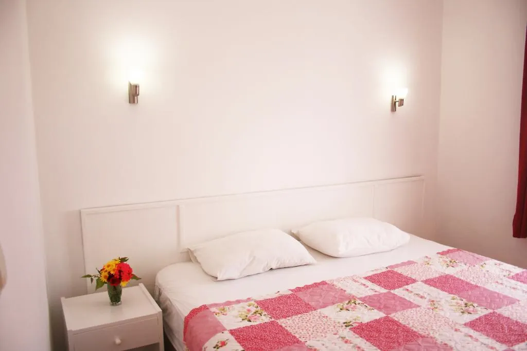 Parla Apart Hotel Çeşme