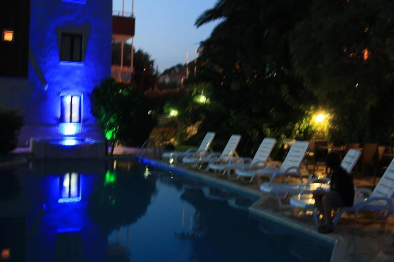 Lägenhetshotell Parla Apart Hotel Çeşme